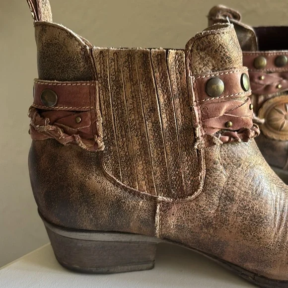 Circle G by Corral Studded Concho Ankle Boots Q5003 Brown Size 8.5 - Picture 11 of 12